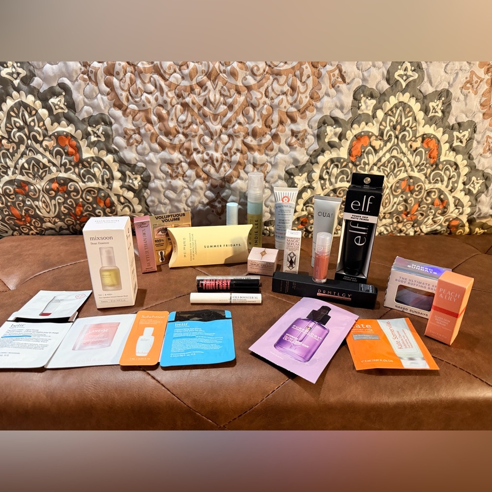 24pc makeup and skincare set with many full size items! Awesome kit!🌟✨💫 🏆